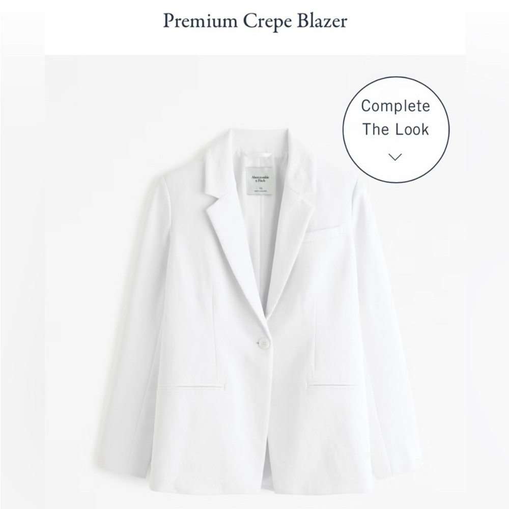 Abercrombie & Fitch Premium Crepe Blazer
Size: S